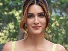 Top 10 Hot & Cute Looks of Actress Kirti Sanon