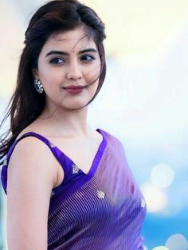 Cute Looks of Actress Amritha Aiyer in Saree