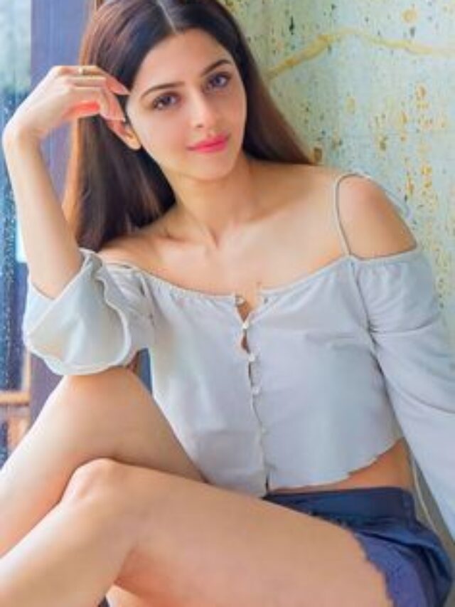 Hot & Cute Looks of Actress Vedhika Kumar